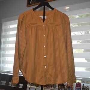 Pre-owned Loft long sleeve mustard top. Size M.